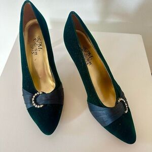 Vintage Green Velvet Kitten Heels size 7.5